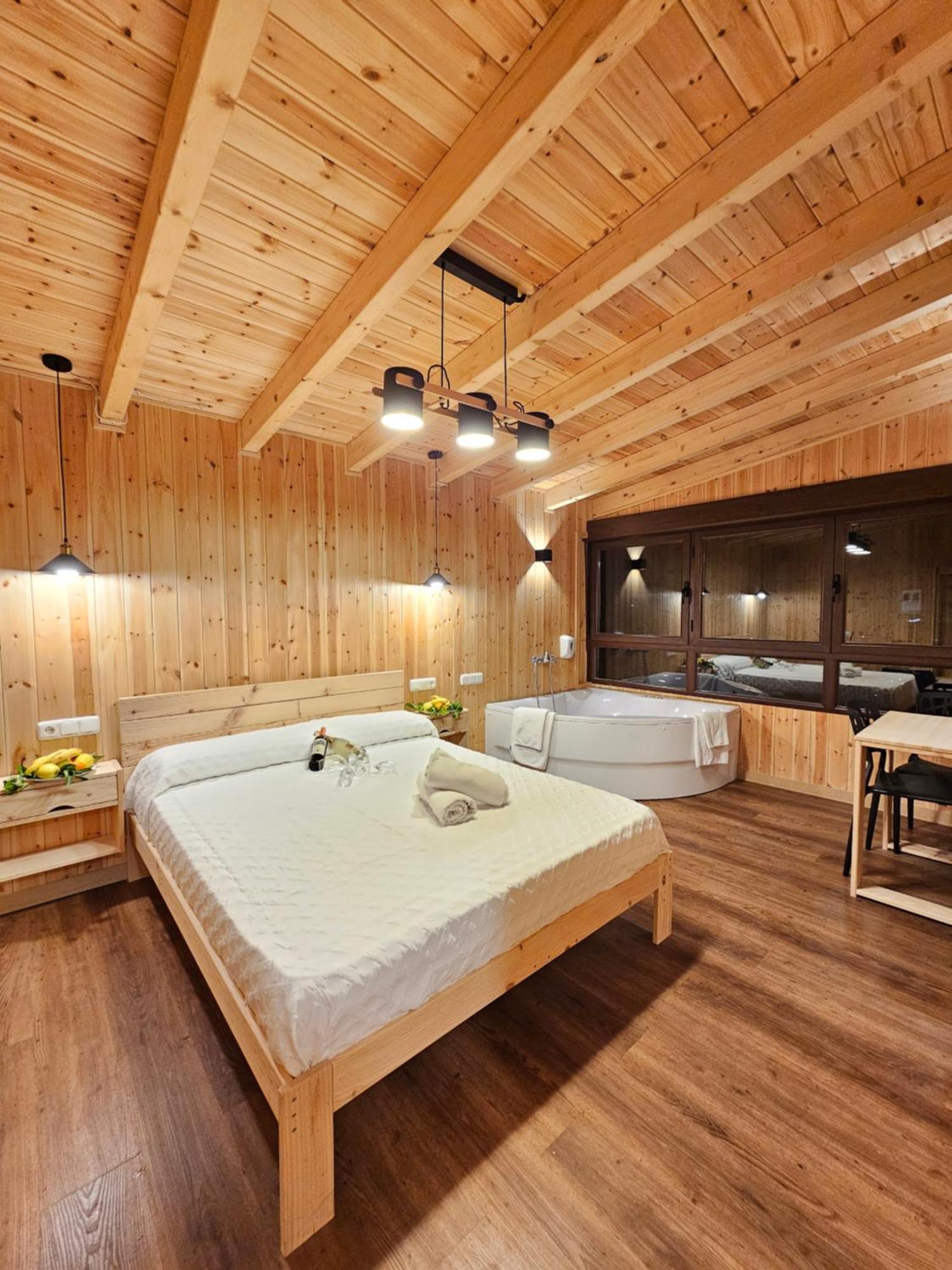 Deluxe Suite with Spa Bath