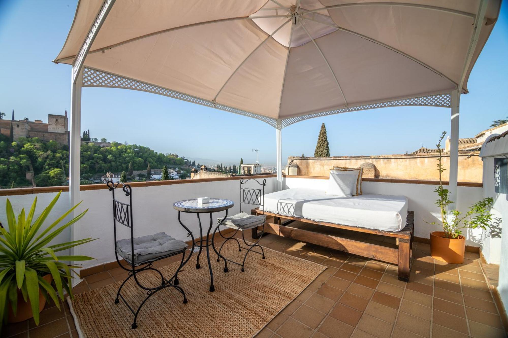 Deluxe Double Room with Balcony,1675824016:JPEG