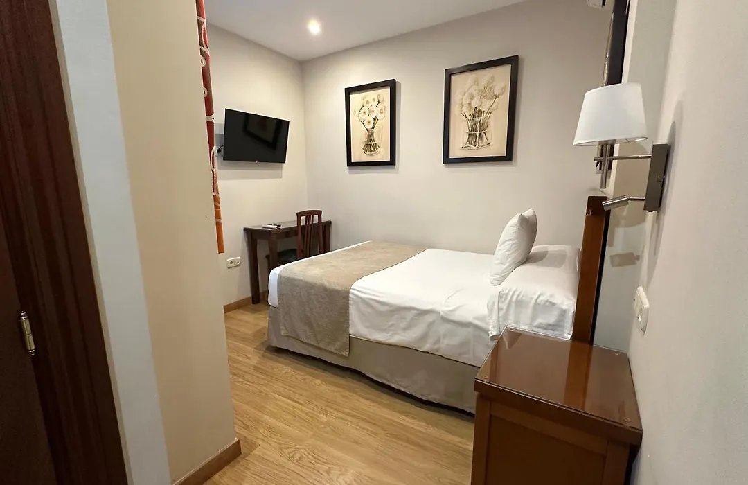 Hostal Rodri (Adults Only)-1